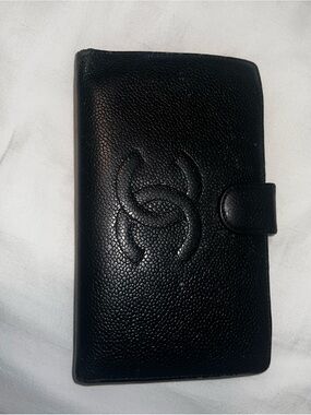 CHANEL Black Quilted Caviar Leather Bifold Wallet (Vintage)